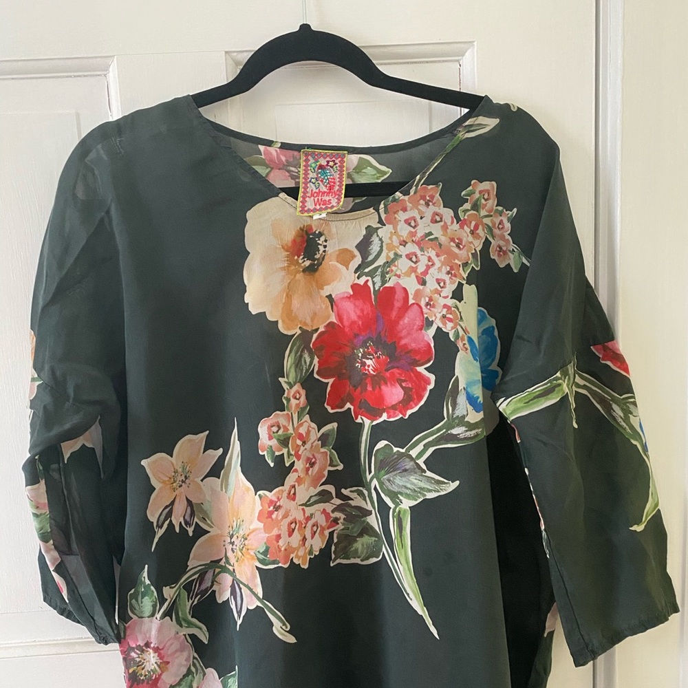 Johnny Was grey floral rayon tunic small